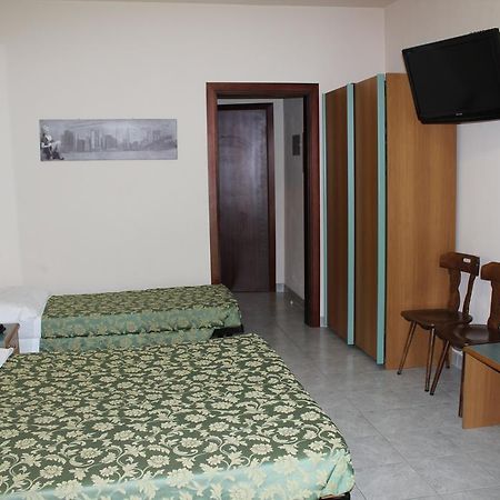 Albergo Napoleone Сант'Амброджо-ді-Вальполічелла Екстер'єр фото