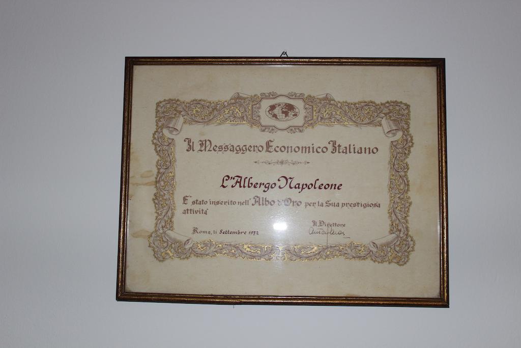 Albergo Napoleone Сант'Амброджо-ді-Вальполічелла Екстер'єр фото