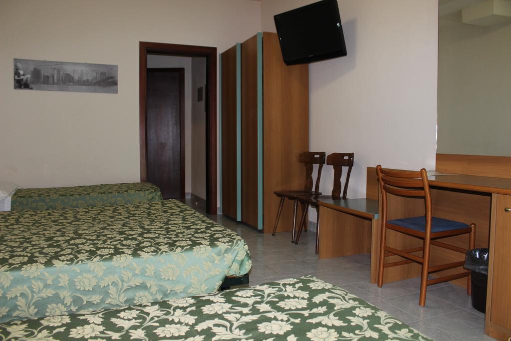 Albergo Napoleone Сант'Амброджо-ді-Вальполічелла Екстер'єр фото